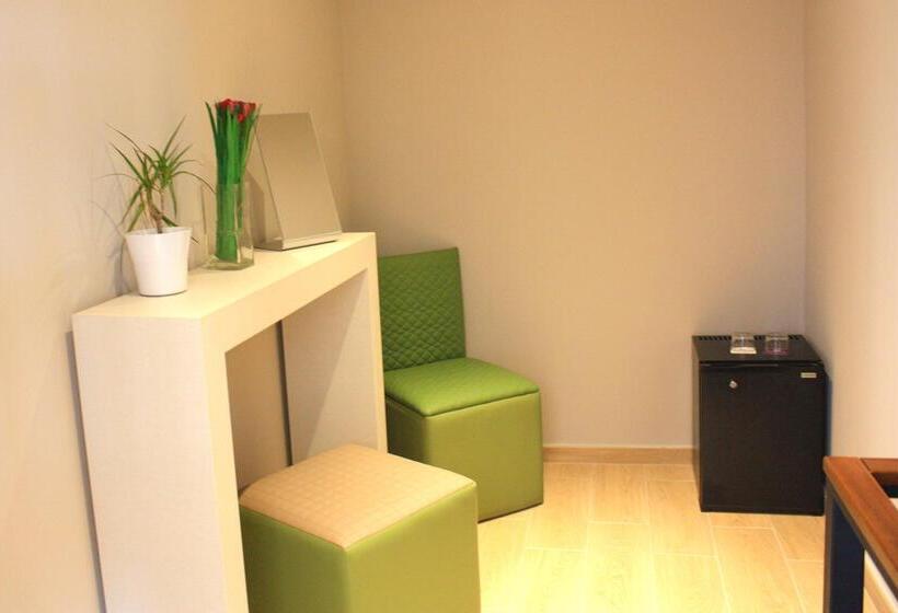 ホテル ALEGRIA Plaza Paris SUP