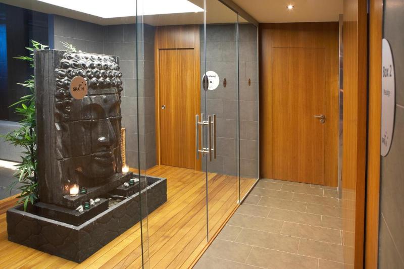 ホテル ALEGRIA Plaza Paris SUP