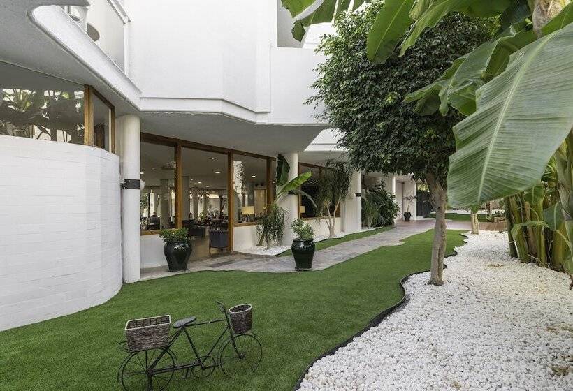 Отель Aluasun Lago Rojo Adults Recommended