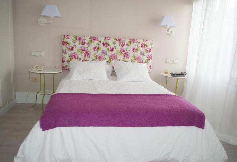 בית מלון כפרי Ares