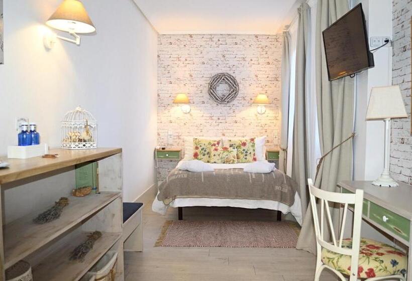 בית מלון כפרי Ares