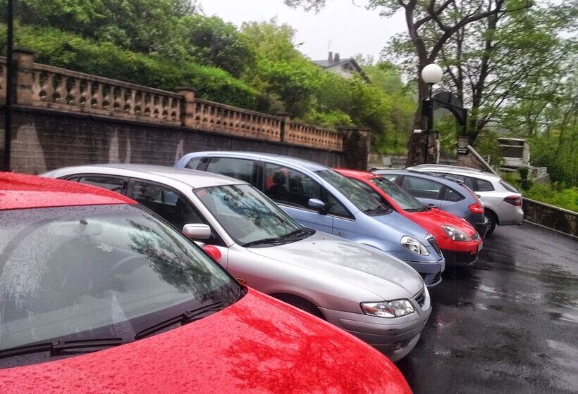 בית מלון כפרי Artxanda Bilbao, Parking Gratuito En El Exterior