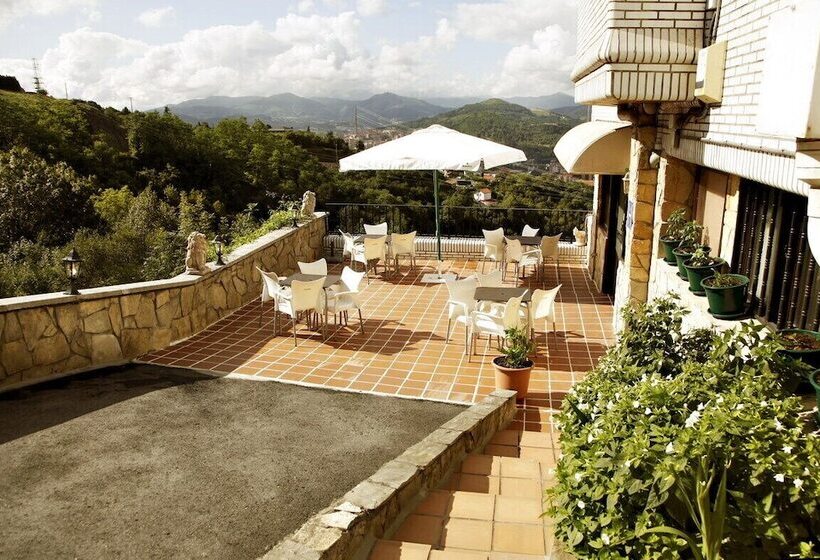 בית מלון כפרי Artxanda Bilbao, Parking Gratuito En El Exterior