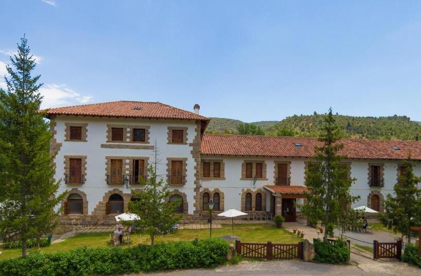 בית מלון כפרי Balneario De Manzanera El Paraíso