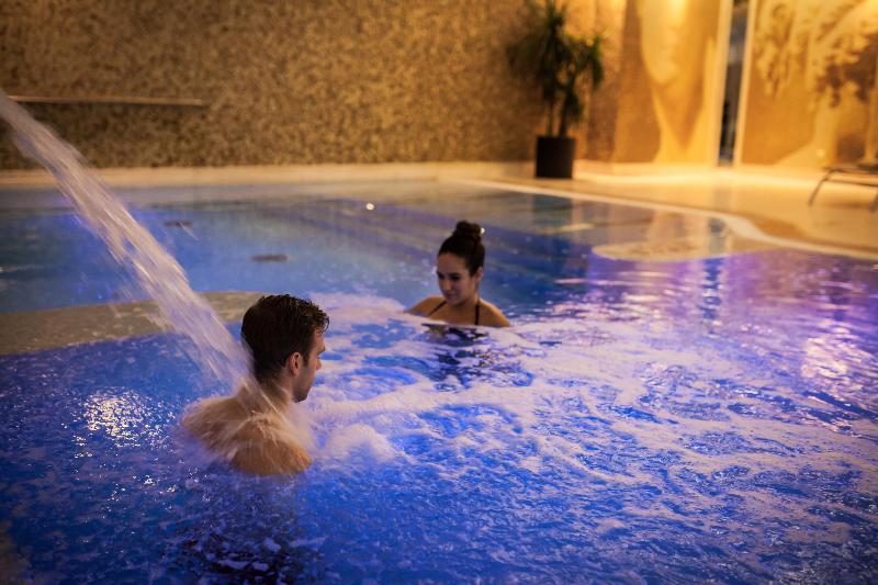 酒店 Beatriz Toledo Auditorium & Spa