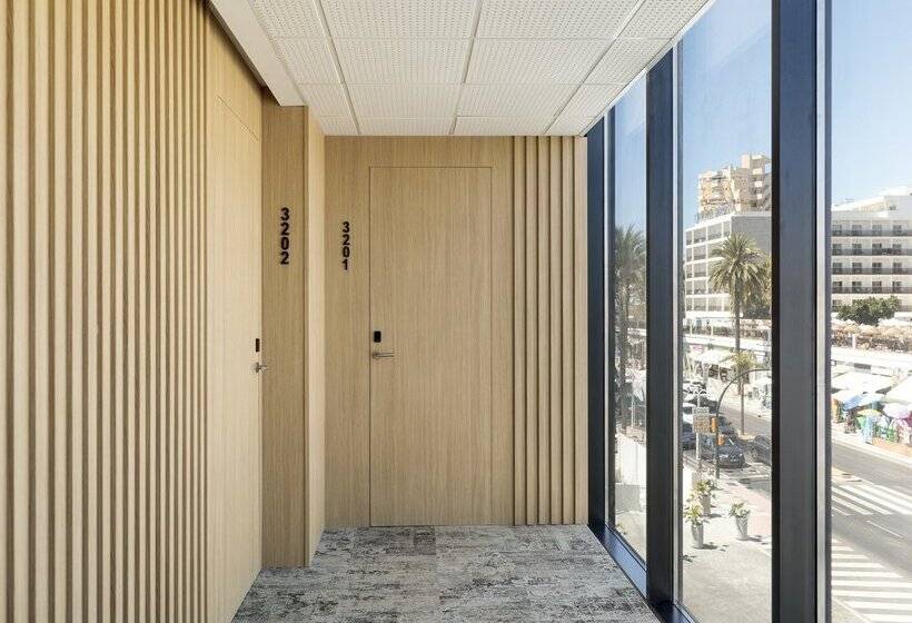 ホテル Best Triton