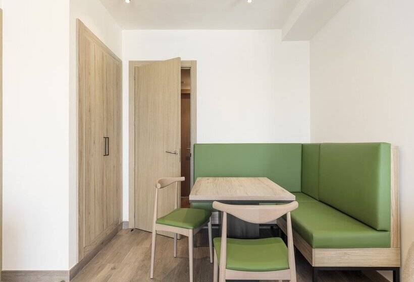 ホテル Best Triton