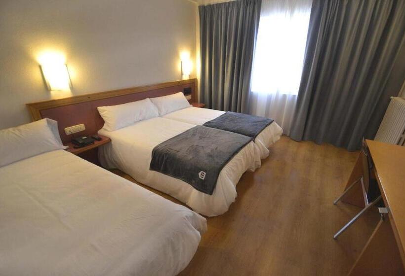 ホテル Brujas De Irues