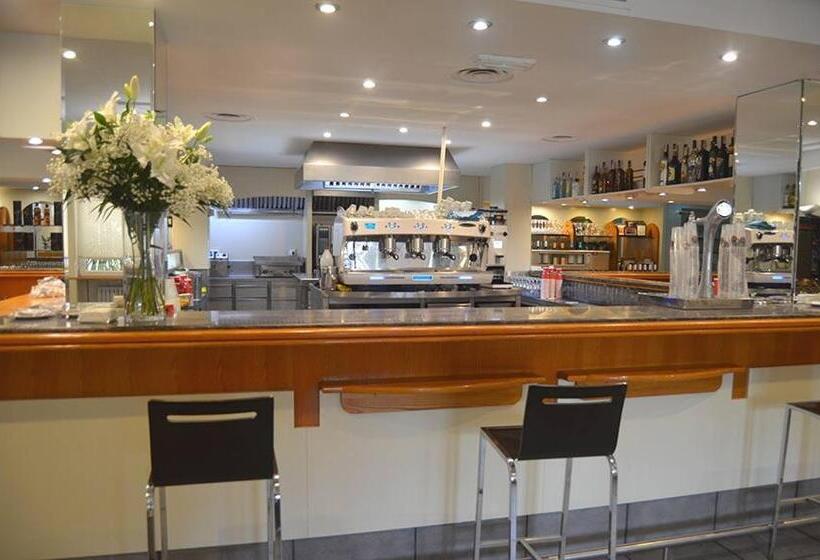 ホテル Brujas De Irues