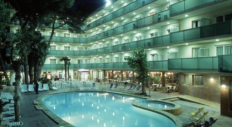 ホテル Canada Palace