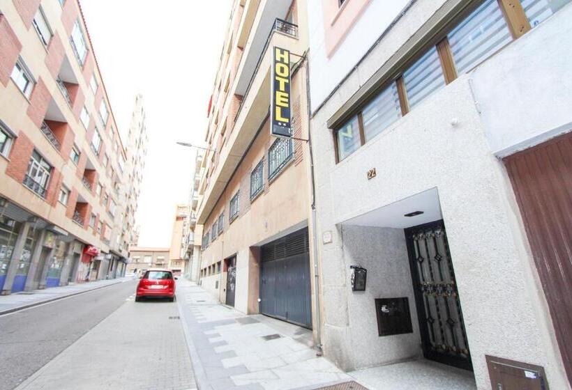 فندق Castellano Centro