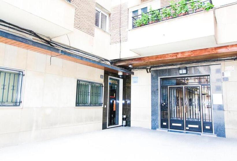 فندق Castellano Centro