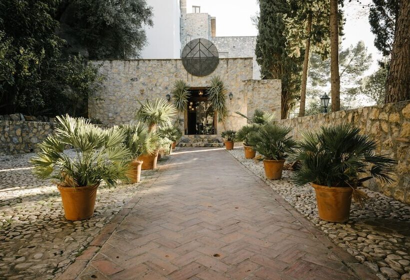 فندق Castillo De Monda