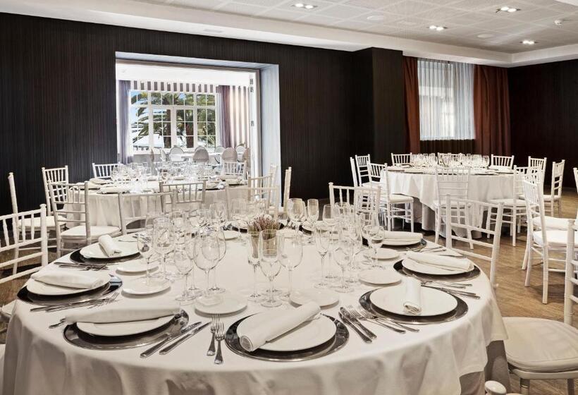 Отель Catalonia Reina Victoria