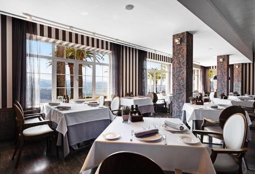 Отель Catalonia Reina Victoria