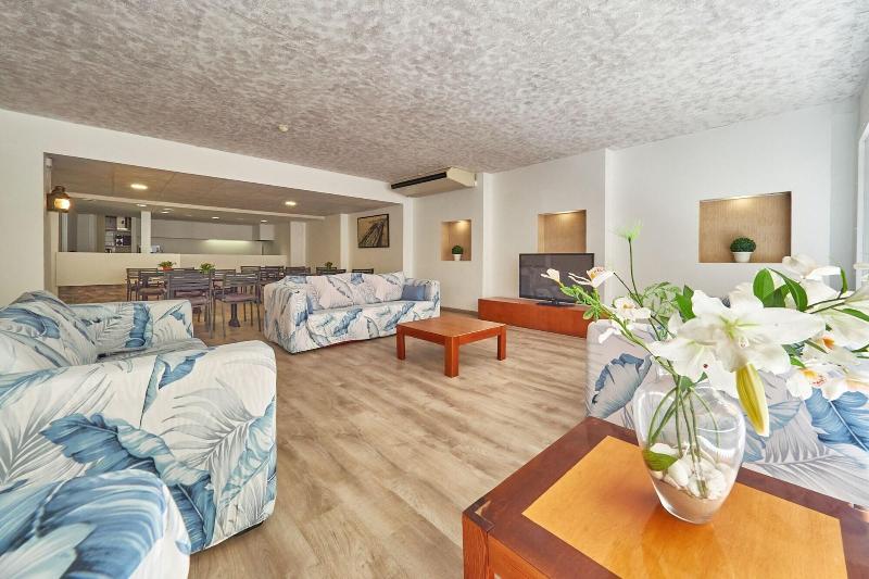 Отель Checkin Torredembarra