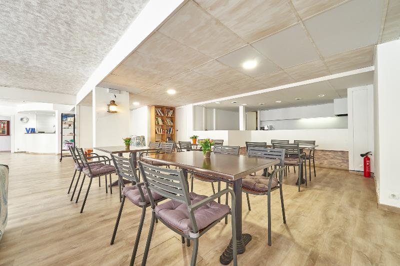 Отель Checkin Torredembarra