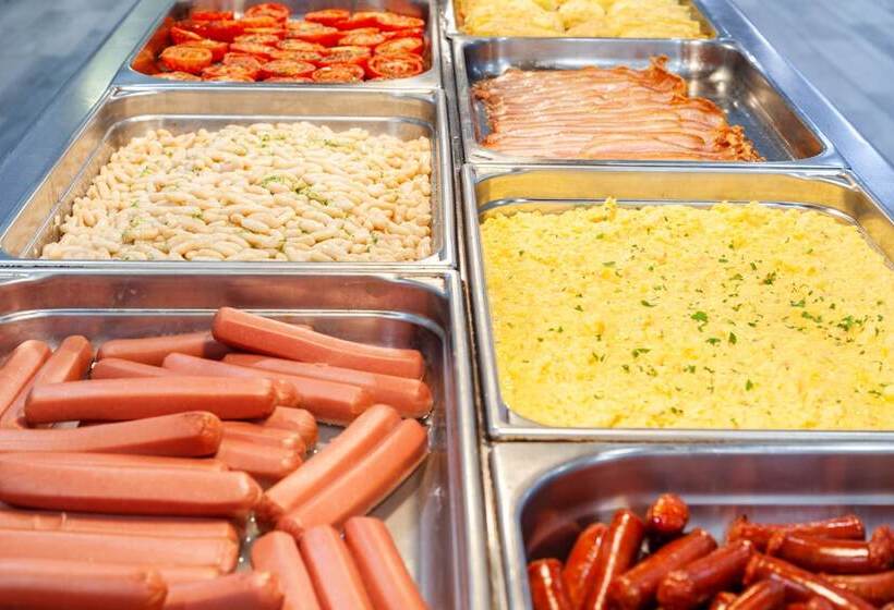 Отель Checkin Torredembarra