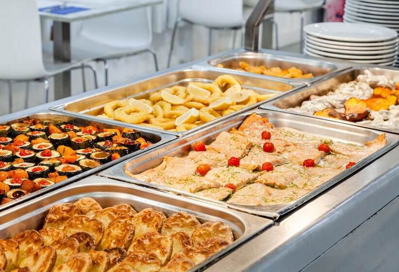 Отель Checkin Torredembarra