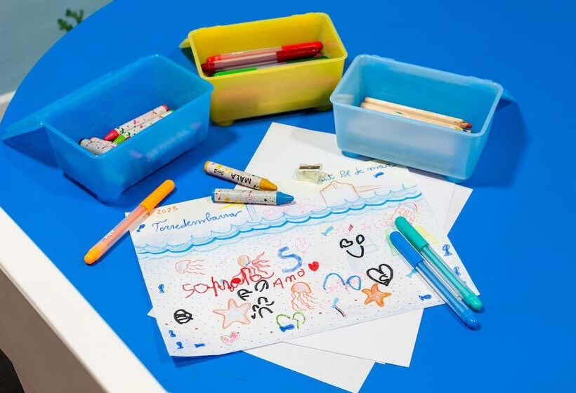 Отель Checkin Torredembarra