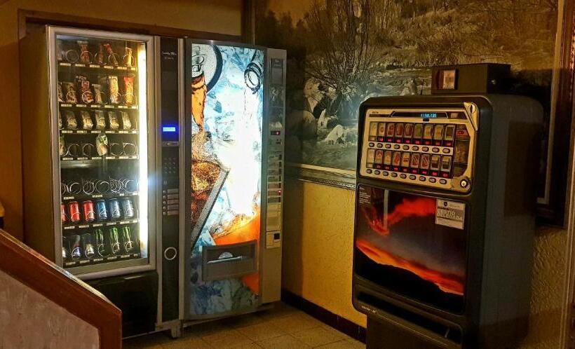 هتل Checkin Travé