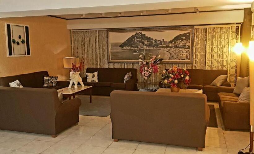 هتل Checkin Travé