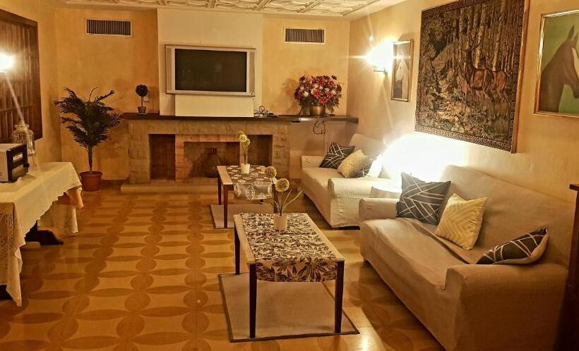 هتل Checkin Travé