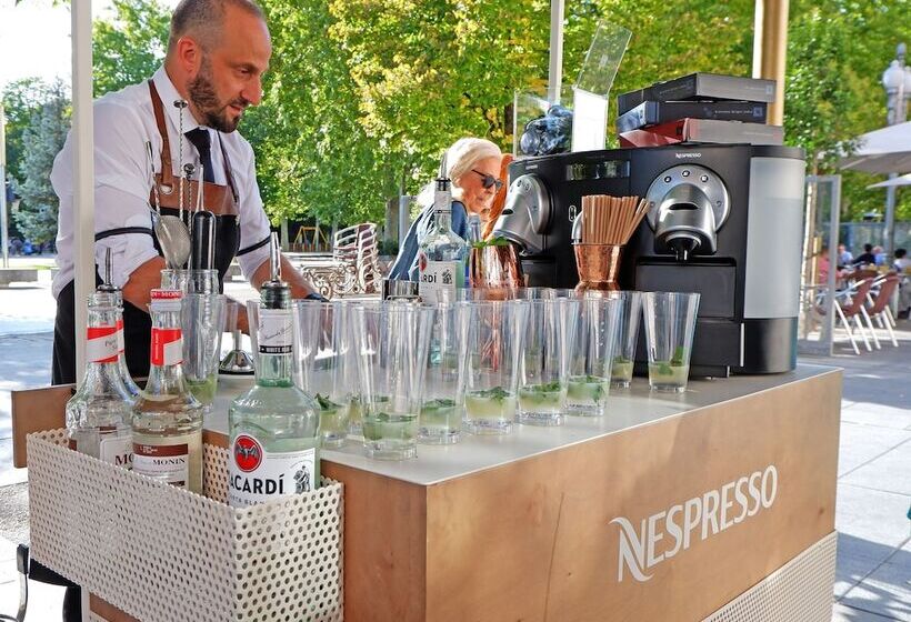 فندق Colon Plaza