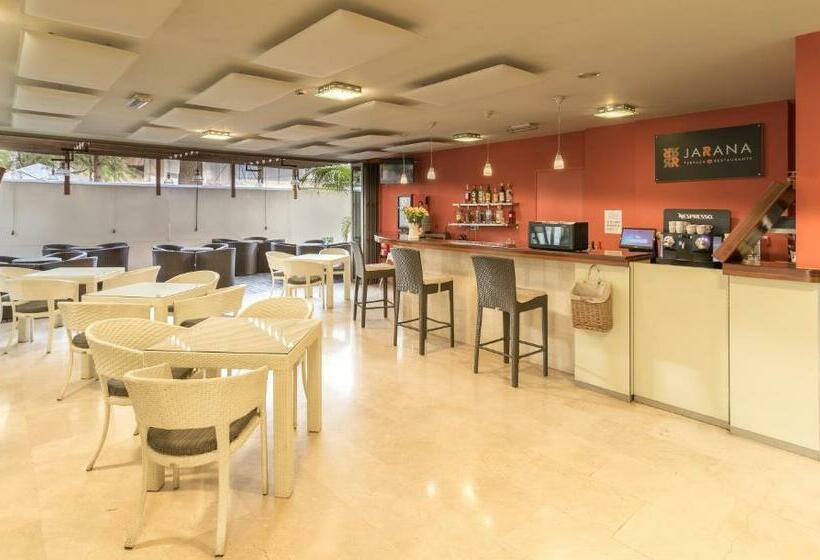 ホテル Colon Rambla