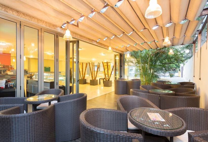 ホテル Colon Rambla