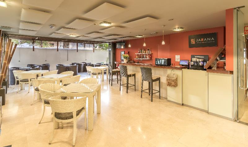 ホテル Colon Rambla