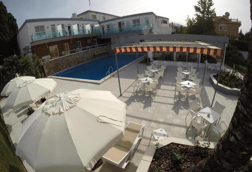 Отель Complejo Los Rosales