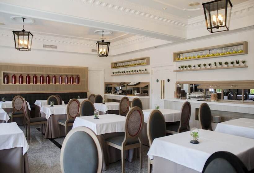 فندق Complejo París