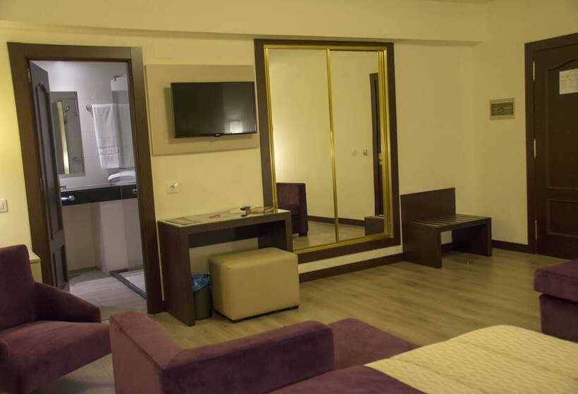 فندق Complejo París