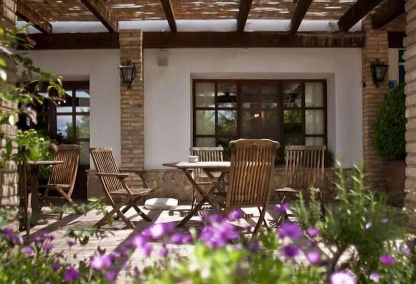 בית מלון כפרי Delta