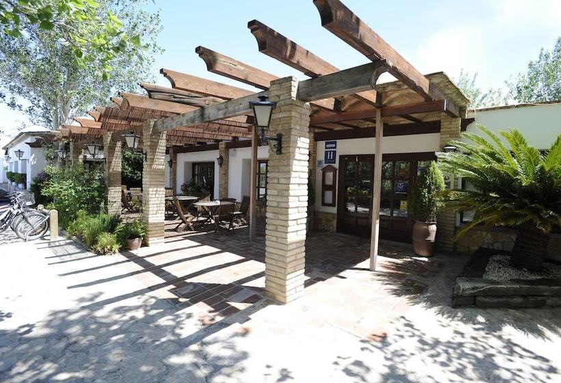 בית מלון כפרי Delta