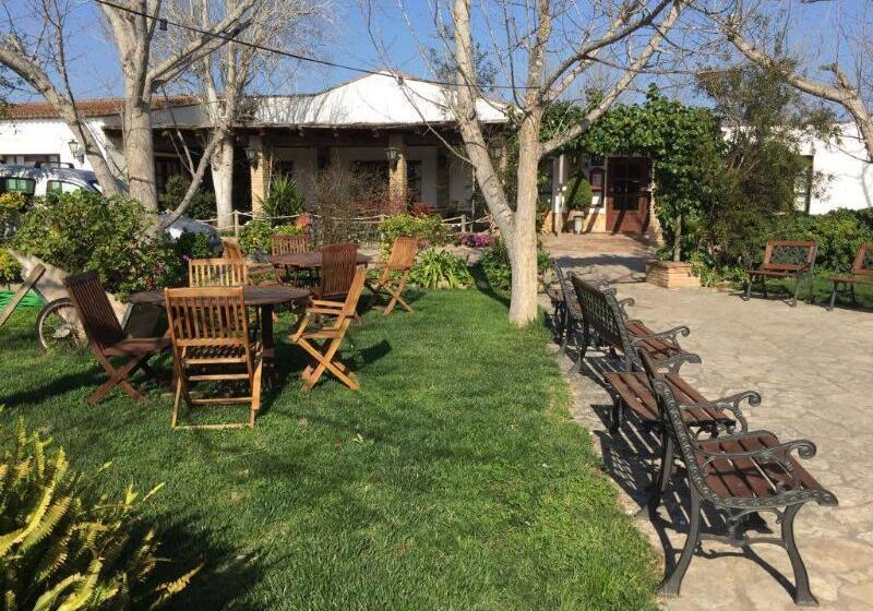 בית מלון כפרי Delta