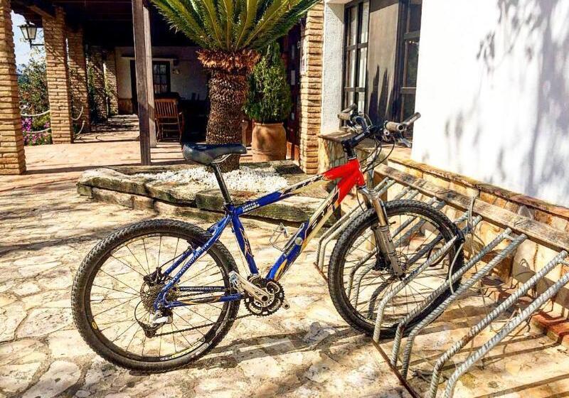 בית מלון כפרי Delta