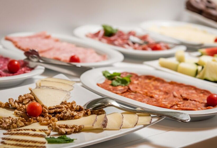 Отель Don Jaime 54