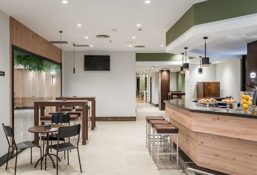 Отель Don Jaime 54