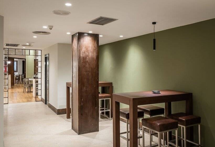 Отель Don Jaime 54