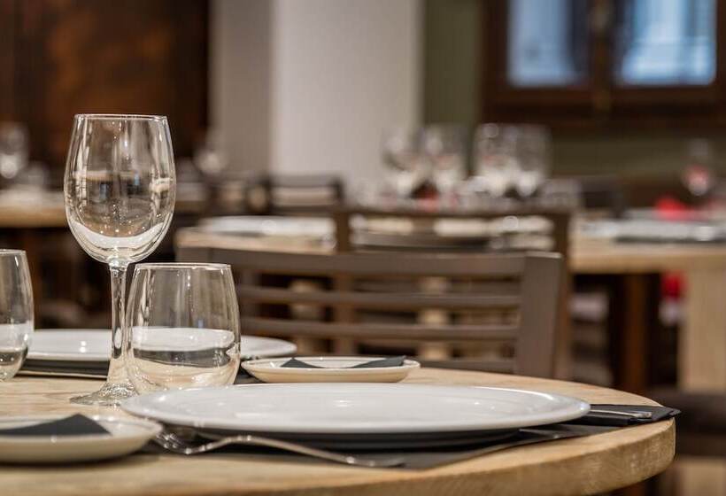 Отель Don Jaime 54