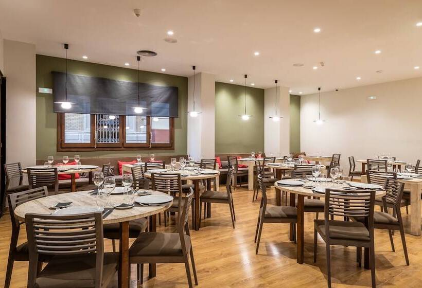 Отель Don Jaime 54