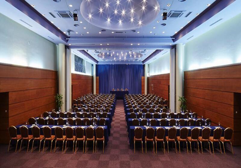 Отель Estival Torrequebrada