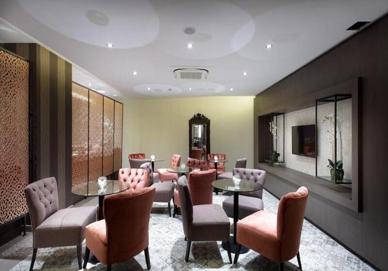 فندق Exe Casa De Los Linajes