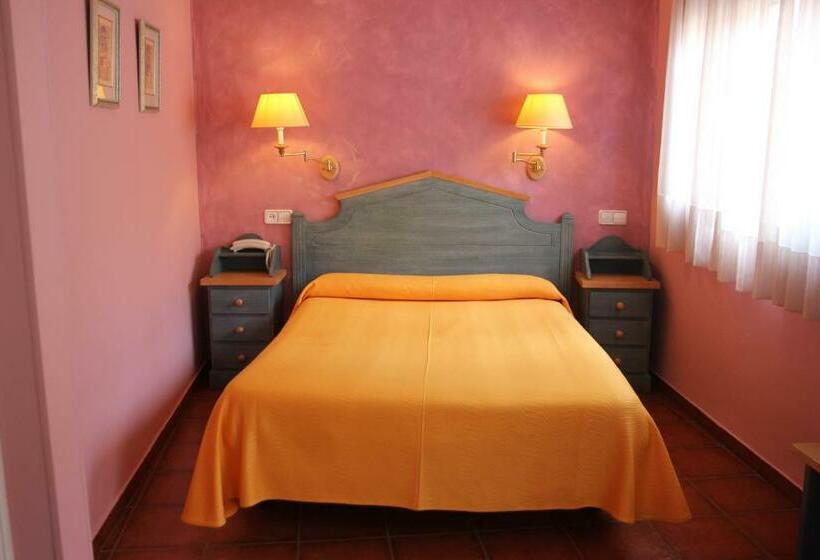 فندق Fray Tomás