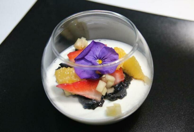 فندق Fray Tomás