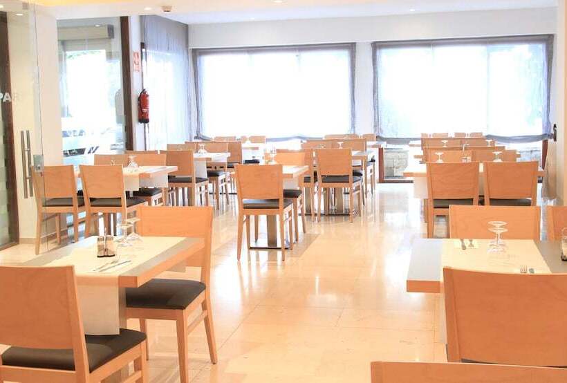 فندق Garbí Park