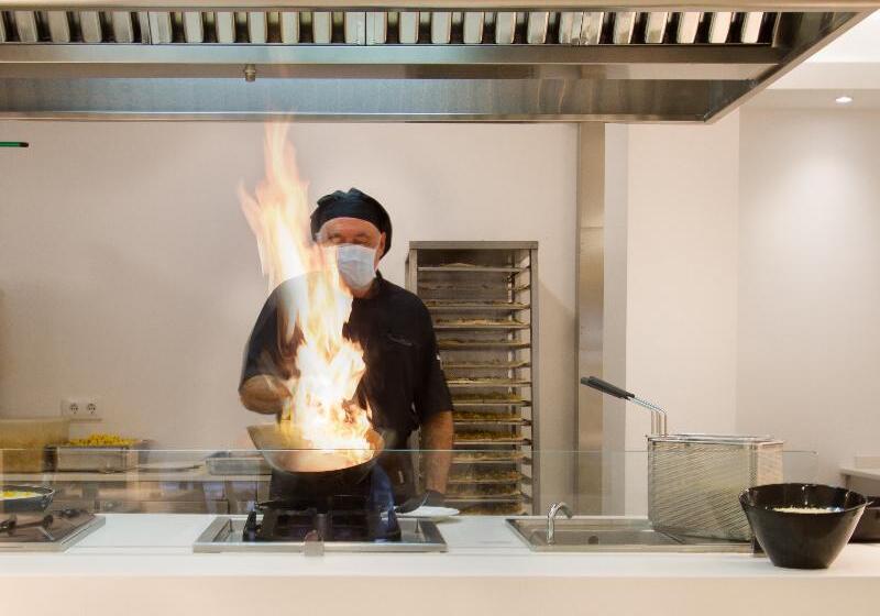 فندق Garbí Park