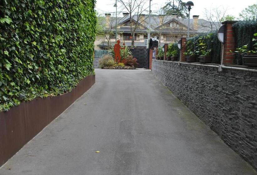 هتل Gernika   Adults Only